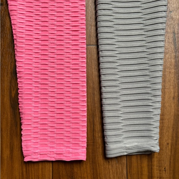 2 Excellent Pairs of Woman Leggings Size Medium * Both NEW Like Condition. SET - Picture 5 of 6